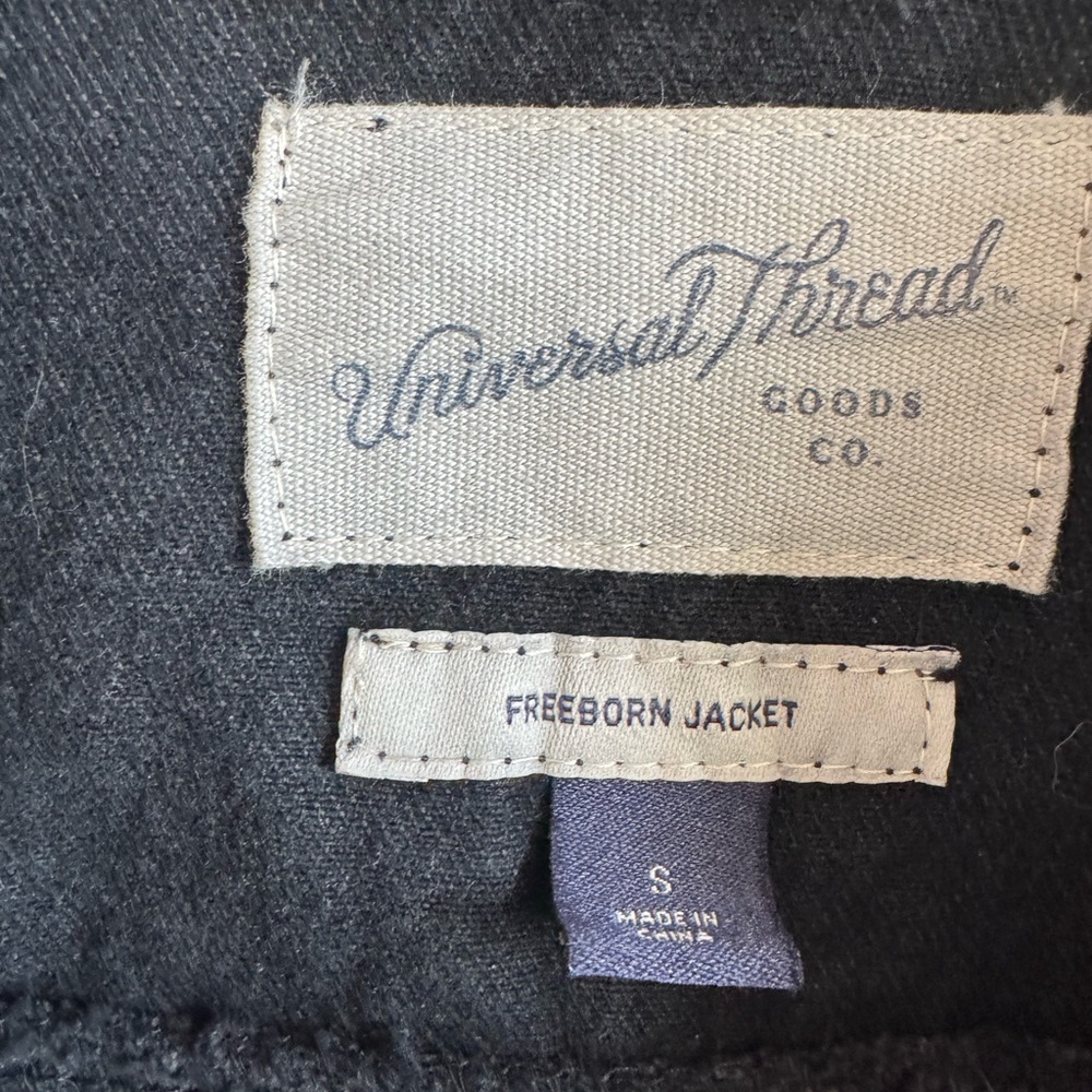 UNIVERSAL THREAD Faded Black Trucker FREEBORN DENIM JACKET Boxy Boyfriend Small - Picture 3 of 3